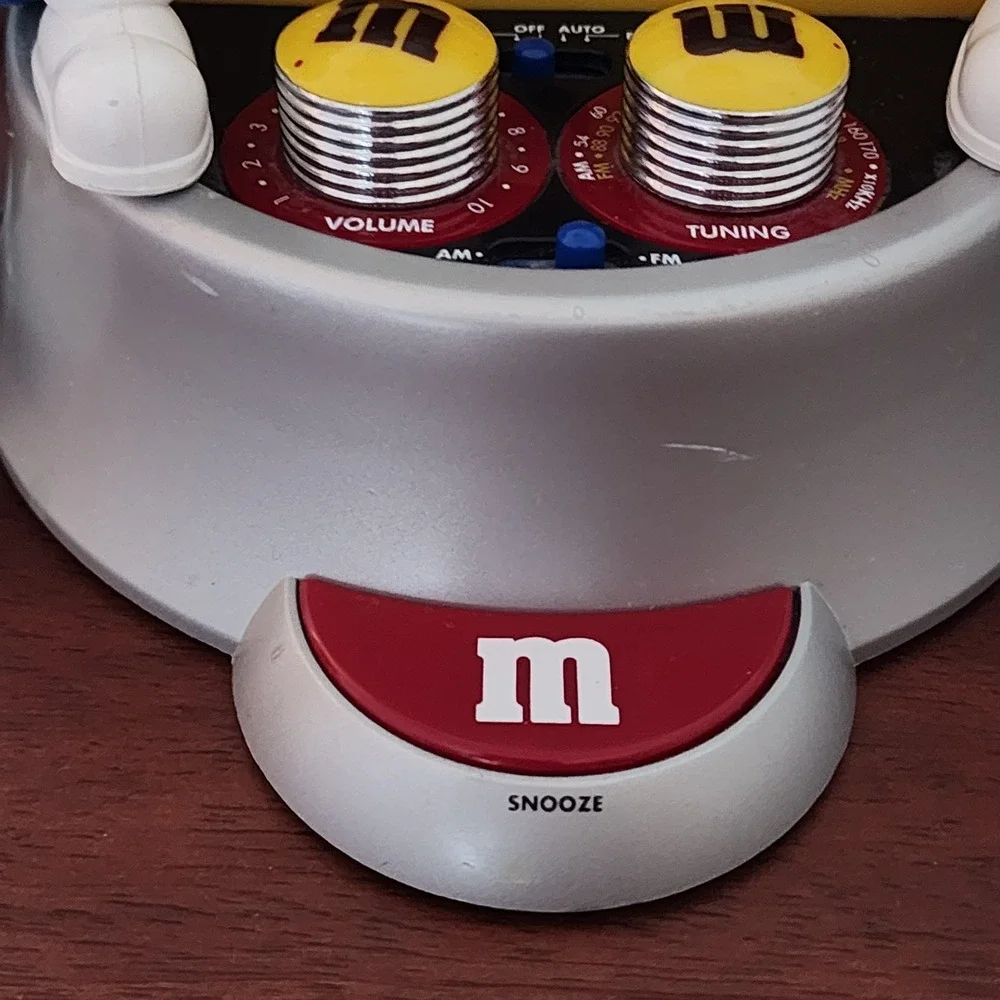 Vintage 2000s M&M's AM/FM Radio Digital Alarm Clock Blue/Red Candies Works
